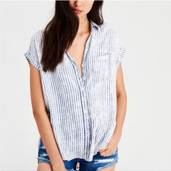 American Eagle Blue White Stripe Collared Button-Up Shirt Size Medium Coastal - Picture 1 of 16